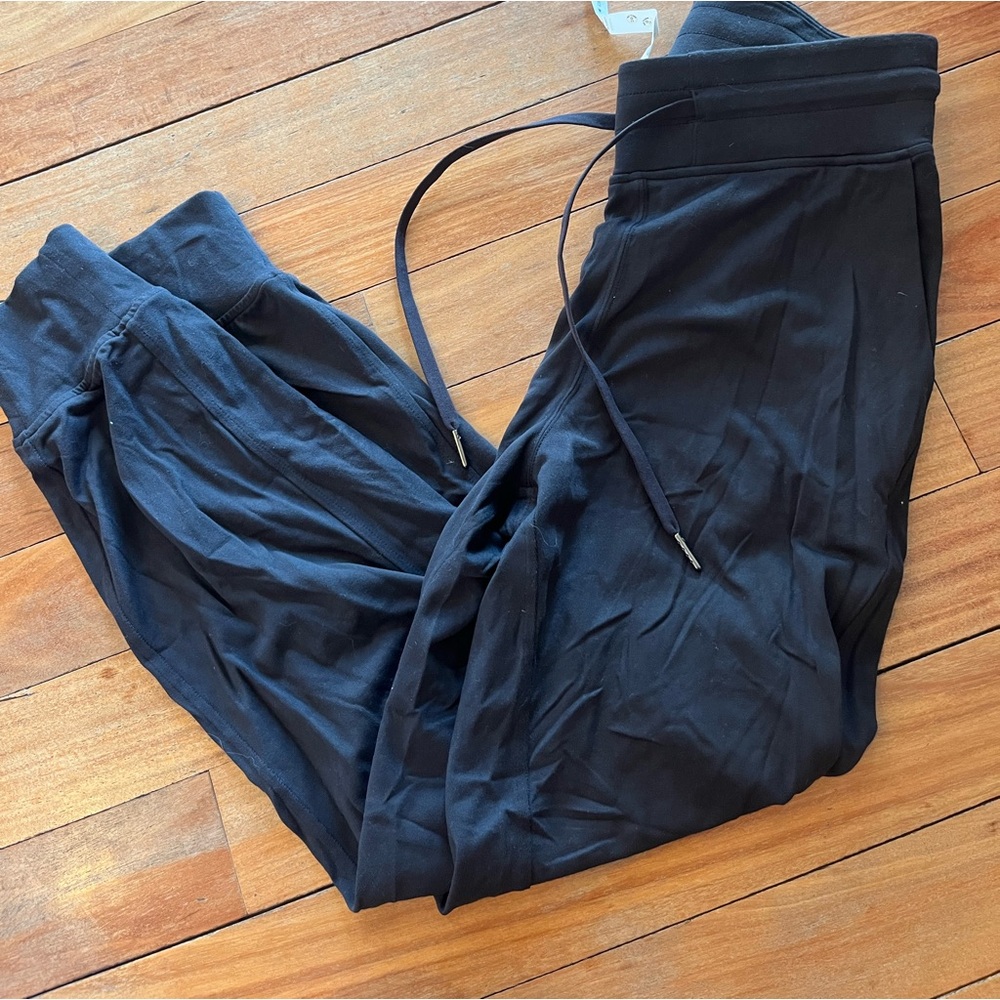 LULULEMON BLACK ALIGN JOGGERS